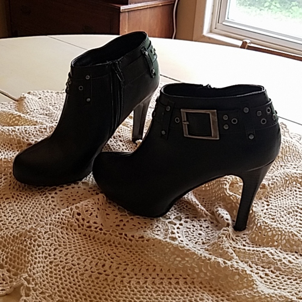 Ankle boots